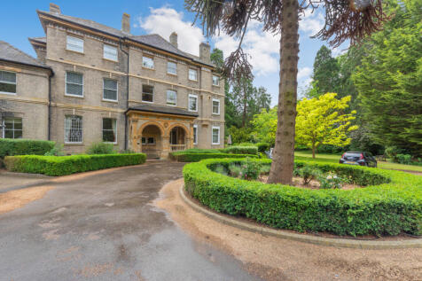 The Elms, Huntingdon PE28 4 bed penthouse for sale