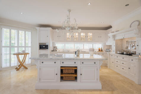 The Avenue, Park Lane, Huntingdon PE29 4 bed bungalow for sale