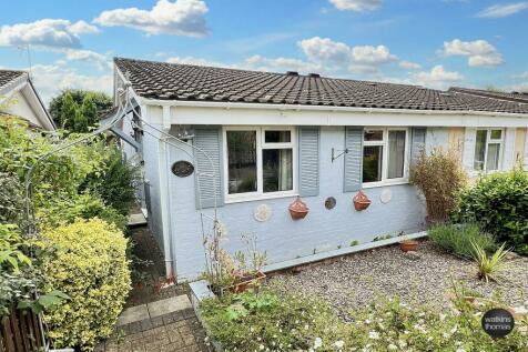 2 bedroom semi-detached bungalow for sale