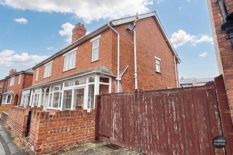 Baysham Street, Whitecross, Hereford... 3 bed semi