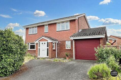 Thirsk Avenue, Bobblestock, Hereford... 4 bed detached house for sale
