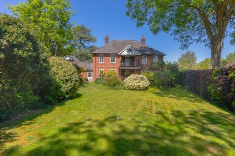 5 bedroom detached house for sale
