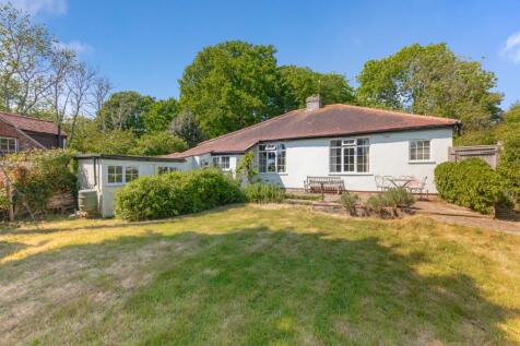 4 bedroom detached bungalow for sale