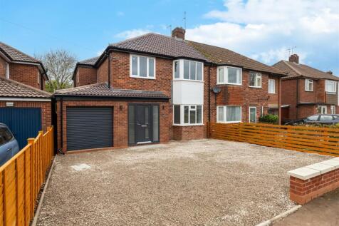 Montrose Avenue, Leamington Spa 4 bed semi