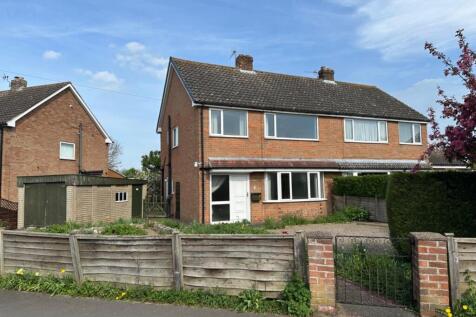 3 bedroom semi-detached house for sale