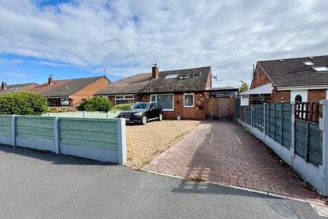 Oakdale Drive, Heald Green, Stockport 3 bed semi