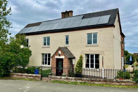 Wollerton, Market Drayton. 4 bed detached house for sale
