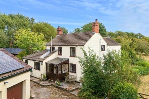 Waterloo, Whixall 4 bed property with land for sale