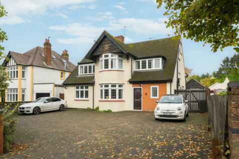 6 bedroom detached house for sale