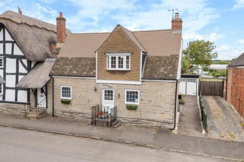 2 bedroom cottage for sale