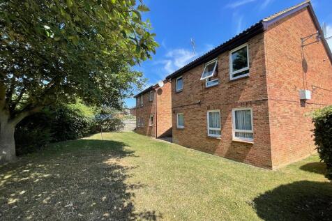 Studio flat for sale