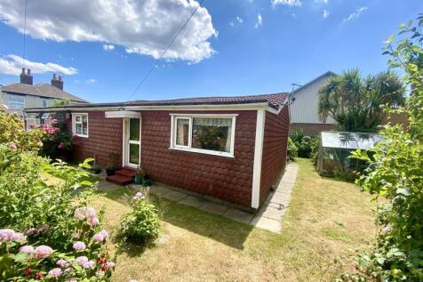 2 bedroom semi-detached bungalow for sale