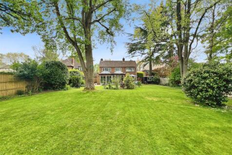 Cloister Crofts, Leamington Spa 4 bed house for sale