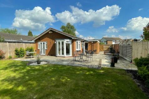 2 bedroom detached bungalow for sale