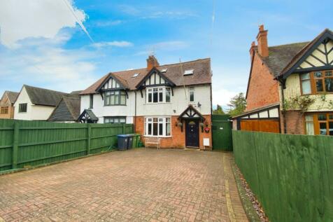 4 bedroom semi-detached house for sale