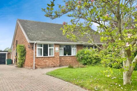 2 bedroom semi-detached bungalow for sale