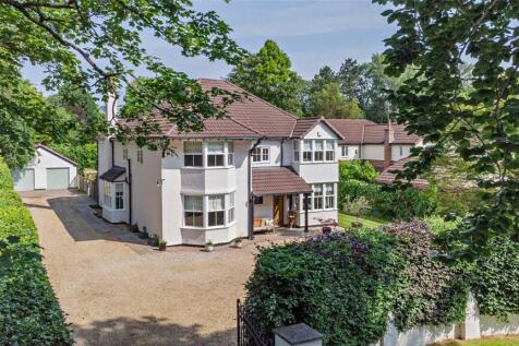 Briardale Road, Willaston, Cheshire... 4 bed detached house for sale