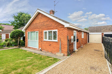 2 bedroom detached bungalow for sale