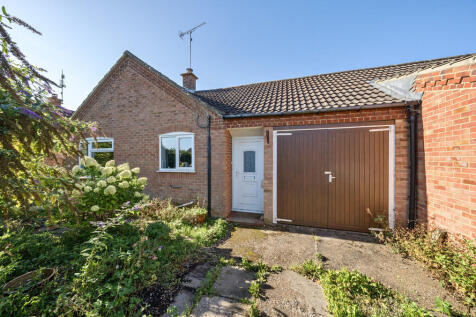 2 bedroom detached bungalow for sale