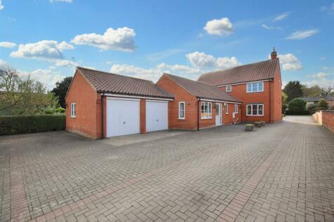 6 bedroom detached house for sale