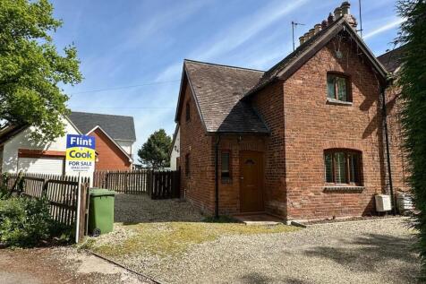 Kings Acre Road, Hereford, HR4 2 bed semi