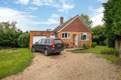 2 bedroom detached bungalow for sale