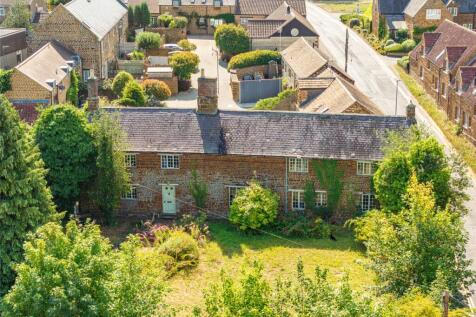 Regent Street, Finedon... 4 bed house for sale