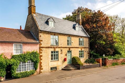 High Street, Finedon, Wellingborough... 5 bed end of terrace house for sale