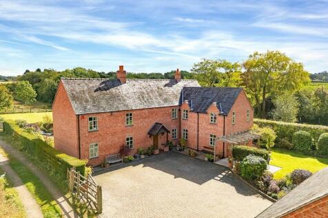 6 bedroom detached house for sale