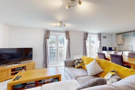 Montgomery Avenue, West Park, Leeds... 2 bed apartment for sale