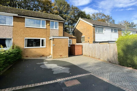 4 bedroom semi-detached house for sale