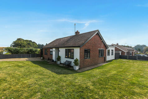 3 bedroom detached bungalow for sale