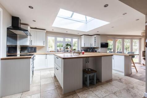 Yaxham 5 bed detached house for sale
