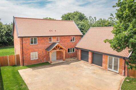 Chain Free on a Spacious Corner Plot... 5 bed detached house for sale