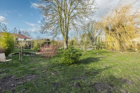 Necton 4 bed cottage for sale