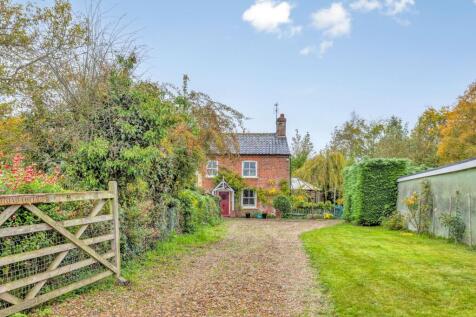 Quintessential Cottage in Hindolveston 4 bed semi