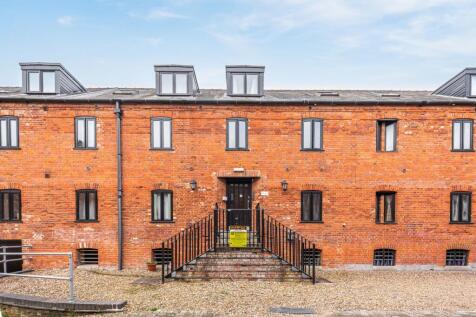 Dereham 2 bed flat for sale
