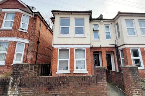 5 bedroom semi-detached house for sale