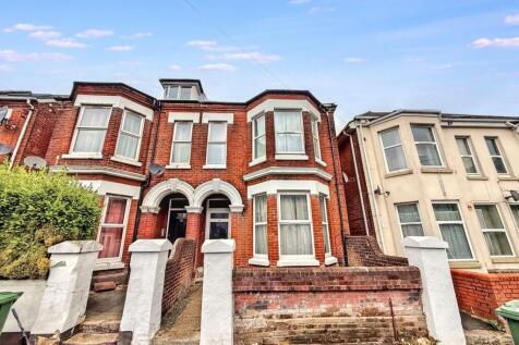 5 bedroom semi-detached house for sale