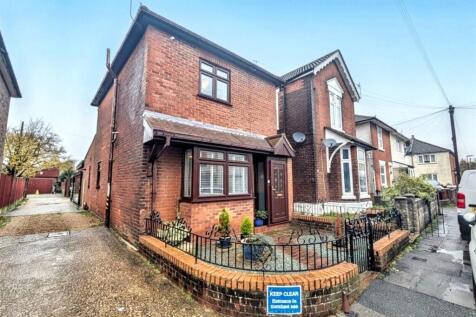 St Denys 2 bed detached house for sale