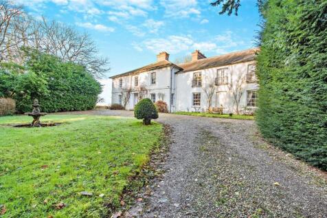 6 bedroom detached house for sale
