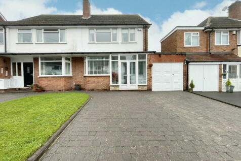 3 bedroom semi-detached house for sale