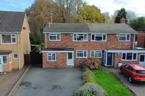 4 bedroom semi-detached house for sale