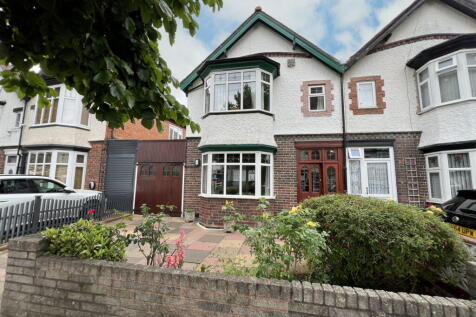 3 bedroom semi-detached house for sale