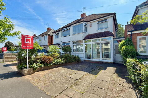 3 bedroom semi-detached house for sale