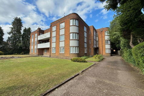 Springfield Court, Stratford Road... 3 bed ground floor flat for sale