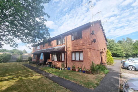 St Faiths Court, Gunnings Road, Alcester 1 bed maisonette for sale