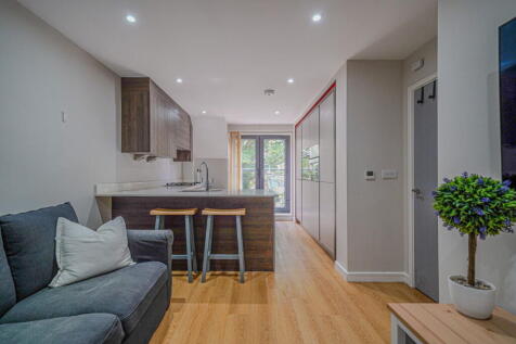 Stratford Road, Shirley, Solihull... 1 bed flat for sale