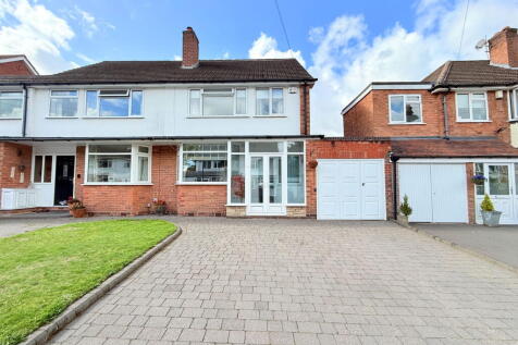 3 bedroom semi-detached house for sale