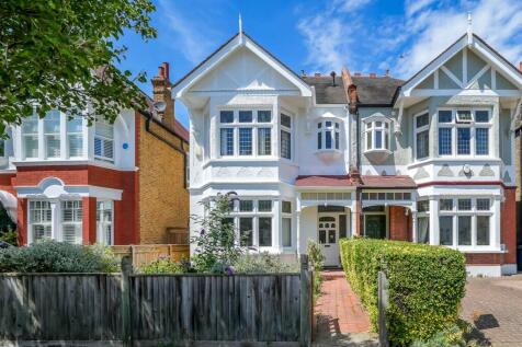 4 bedroom semi-detached house for sale